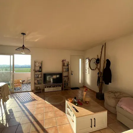 Διαμέρισμα With Terrace And Views! Castelnau-de-Guers